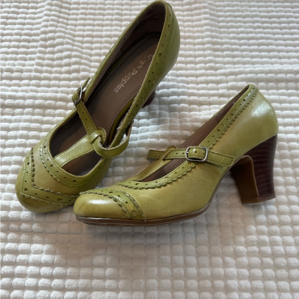 Hush Puppies Women's Green Mary Jane Heels - size 6